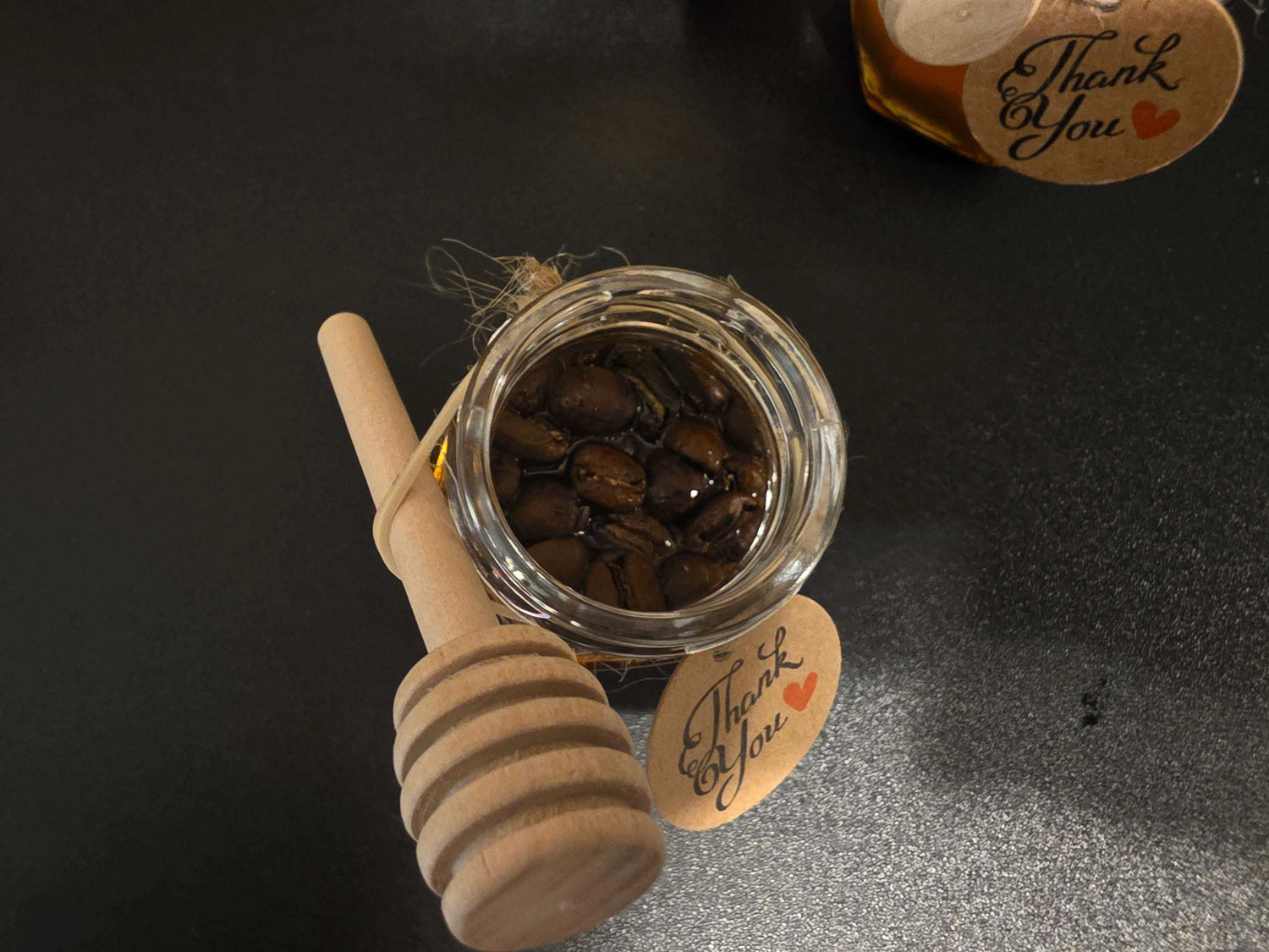 Mini miel artesanal infusionada con café en frasco pequeño con paleta de madera, edición especial GG Coffee Brew Co.